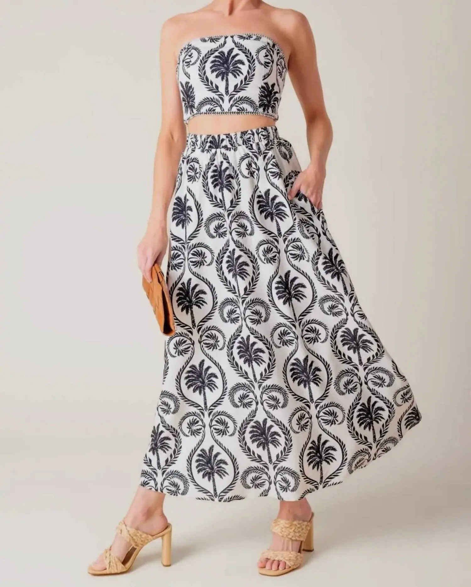 Faye Floral Print Woven Skirt Set In White/black