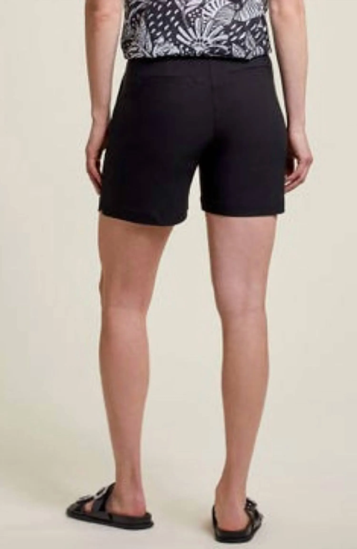 Flatten It Pull On Short In Black