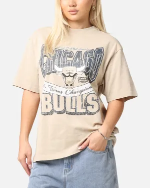 Mitchell & Ness Women's Chicago Bulls Sportsmanship T-Shirt Pepper