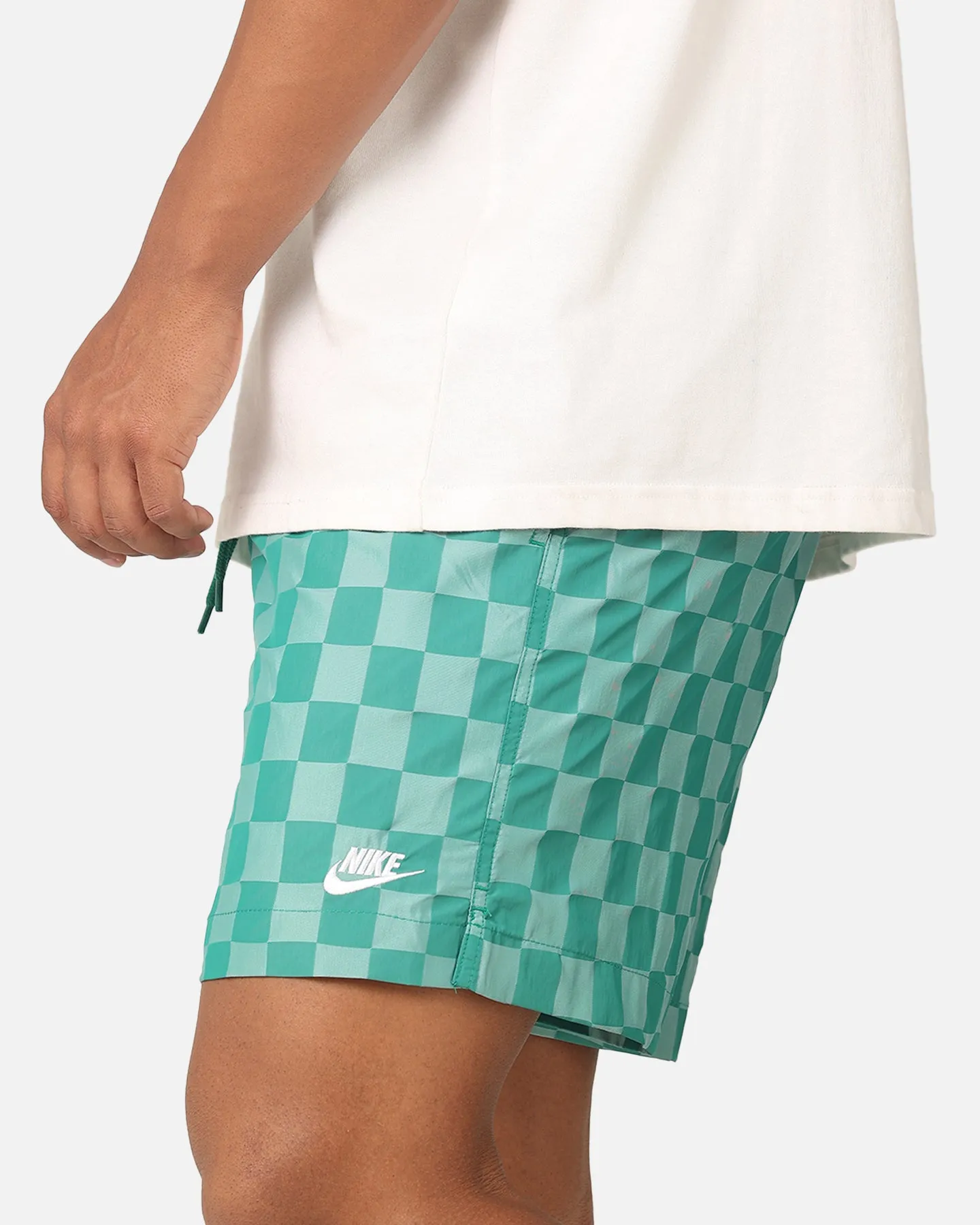 Nike Club Flow Shorts Malachite/White