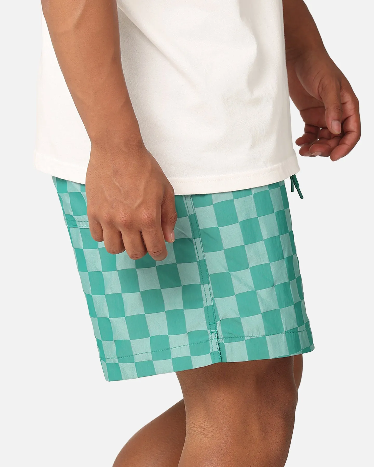 Nike Club Flow Shorts Malachite/White