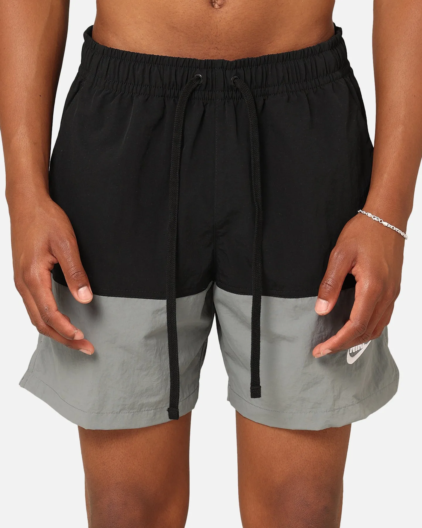 Nike Club  Woven Colour-Blocked Shorts Black/Smoke Grey