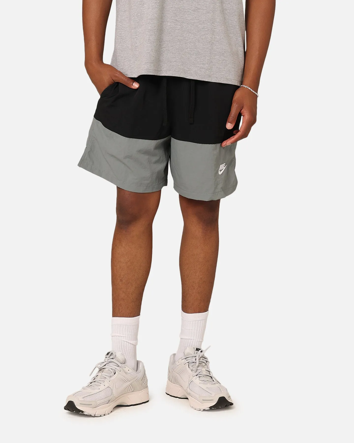 Nike Club  Woven Colour-Blocked Shorts Black/Smoke Grey