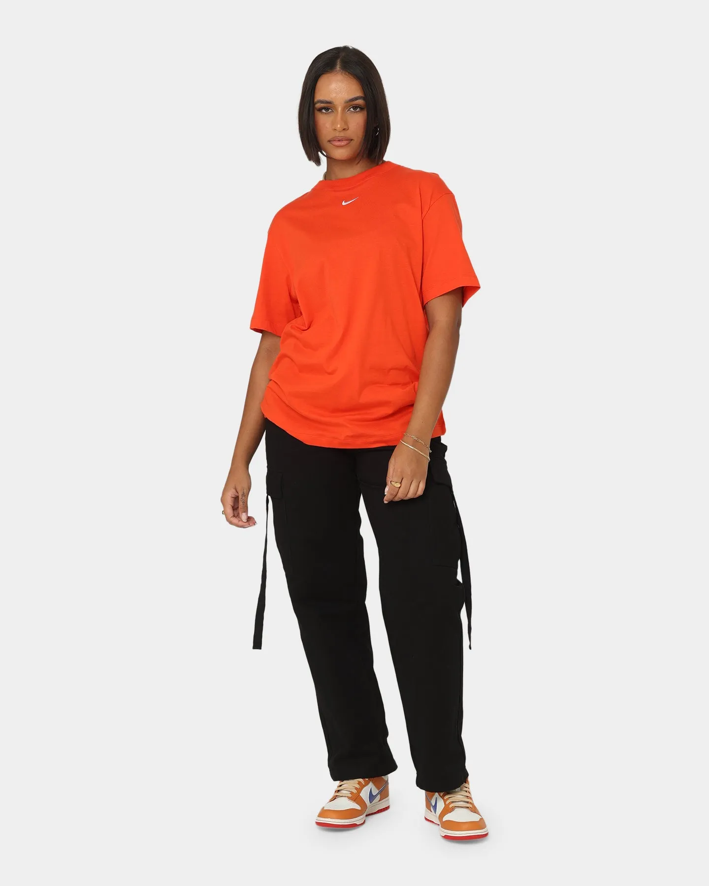 Nike Women's Nike Sportswear Essential T-Shirt Picante Red