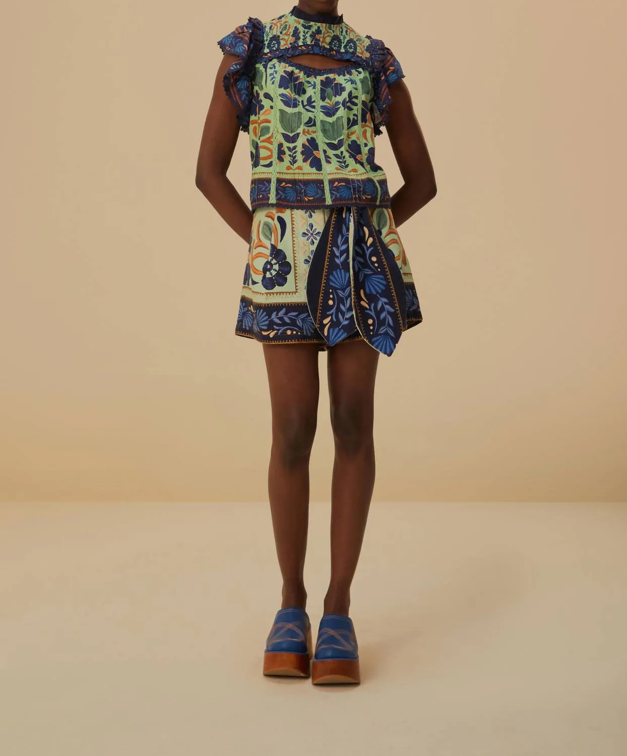 Ocean Tapestry Shorts In Multi