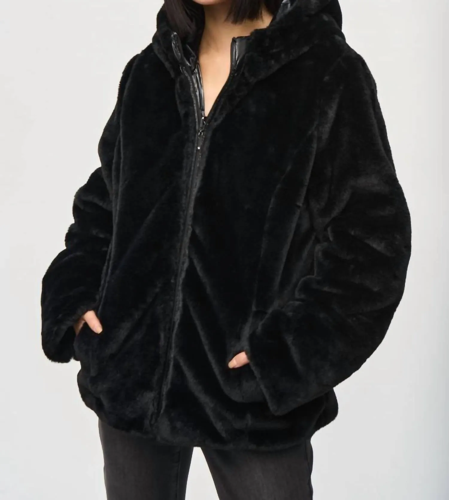 Reversible Faux Fur Quilted Puffer Coat In Black