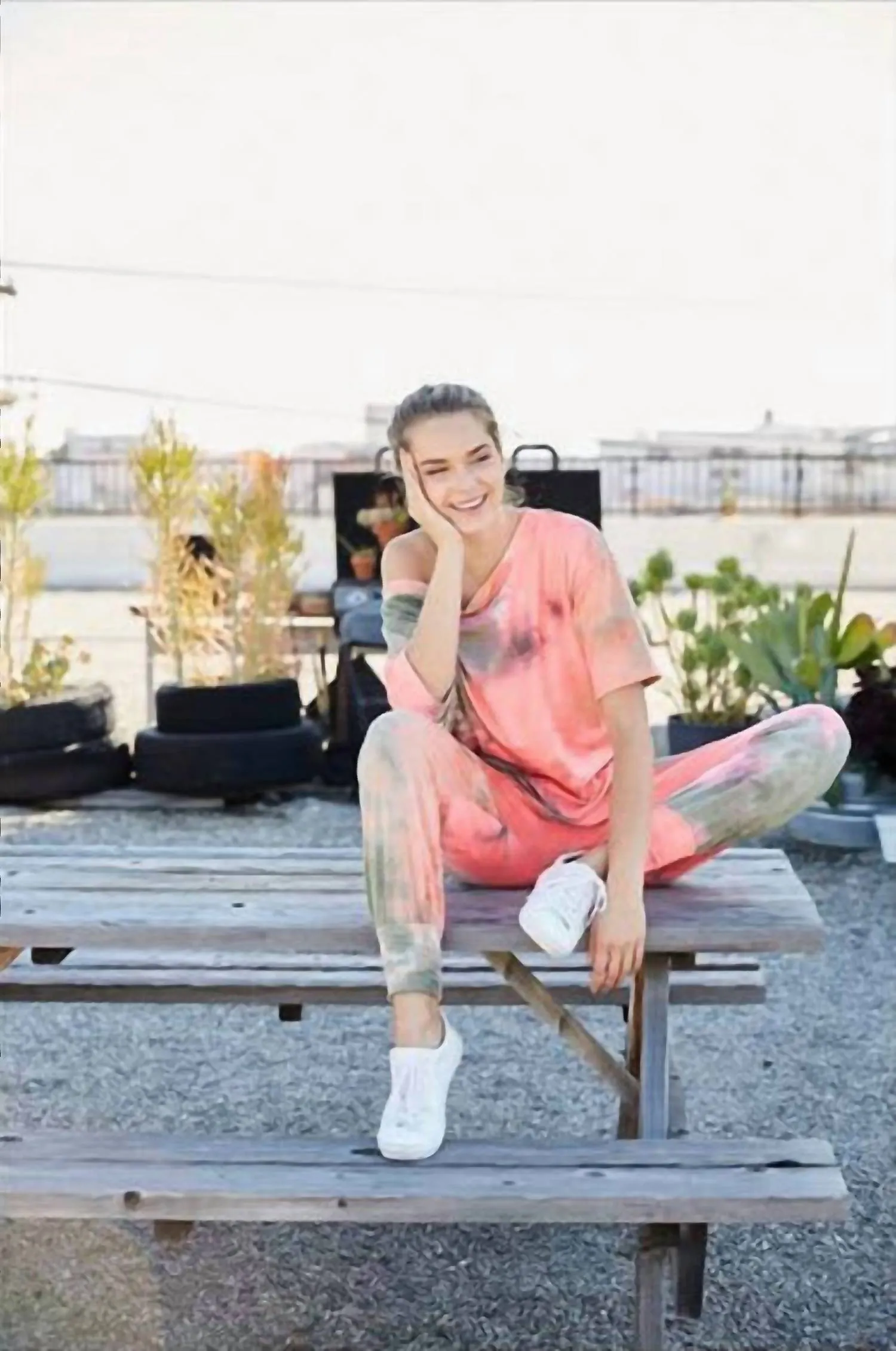 Riki Tie Dye Jogger Set In Coral Mix