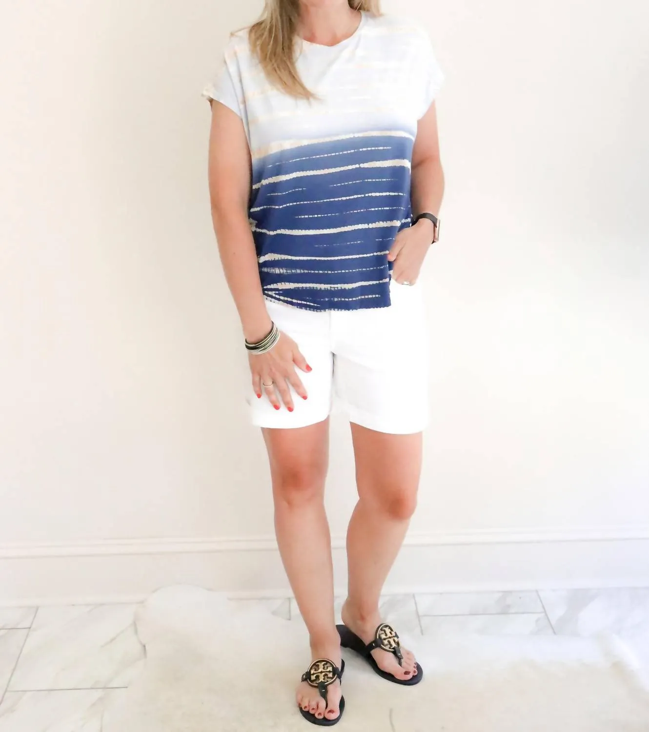Rolled Up Cuff Shorts In White