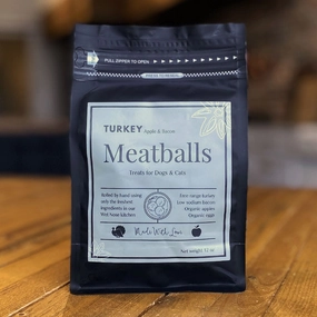 WET NOSE Frozen Turkey, Bacon & Apple Meatball Treats for Dogs & Cats